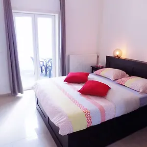 https://la-lodelinsartoise-meuble-de-vacances-3-cles.brusselshotelsbook.com